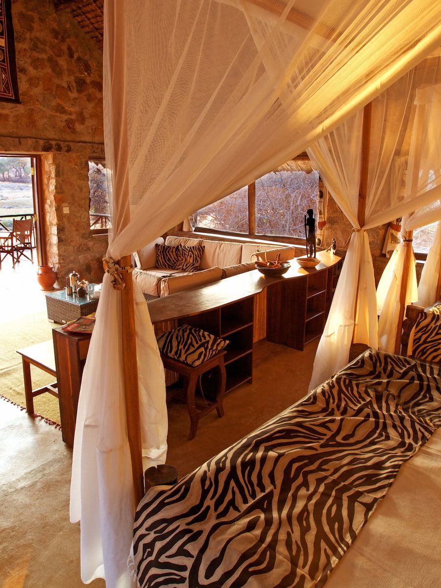 Schlafbereich in der Ruaha River Lodge