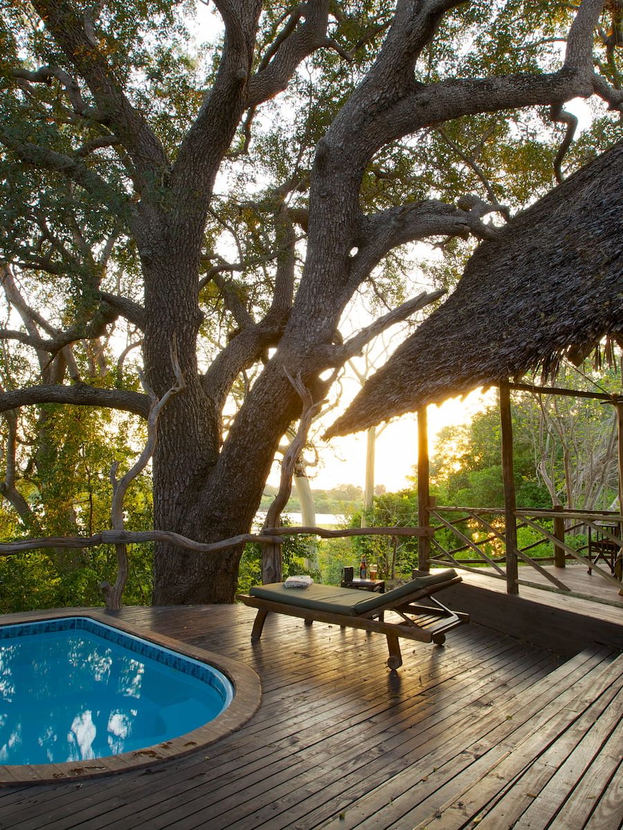 Rufiji River Camp mit kleinem Pool in Tansania